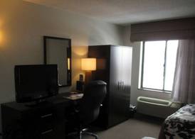 Suburban Studios Johnstown - Richland Town Center 4