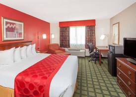 Baymont by Wyndham Decatur IL North 4