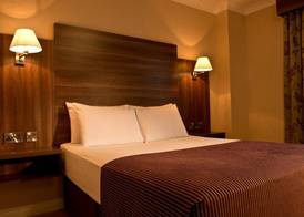 Dillon’s Hotel 5