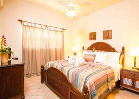 Clarion Suites Roatan at Pineapple Villas 5