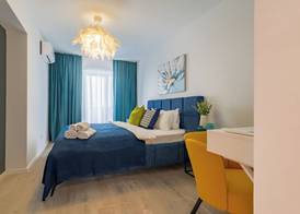 Luca - Luxury Park-View Apt with Balcony 4