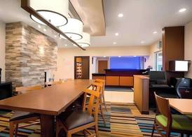 Dubuque Inn and Suites 3