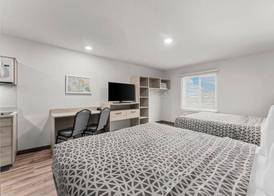 WoodSpring Suites Wilmington Riverfront 5