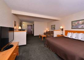 Kelly Inn and Suites Mitchell 3