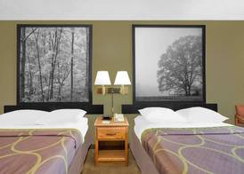 Super 8 by Wyndham Roanoke VA 4