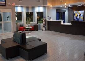 Del-Mar Airport Inn & Suites 3
