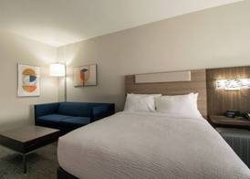 Holiday Inn Express & Suites SULPHUR SPRINGS by IHG 5