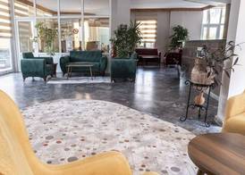 Side Spring Hotel 5