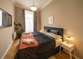 Downtown - Apart Hotel Zborovska 4