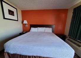 Relax Inn Henryetta 5