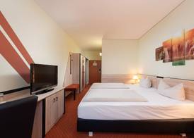 NOVINA HOTEL Südwestpark 4