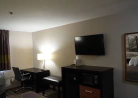 Watseka 24 Inn & Suites 5