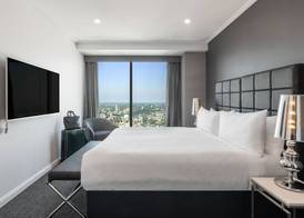 Meriton Suites World Tower, Sydney 5
