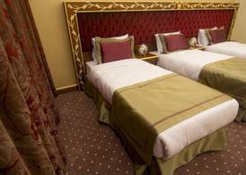 MB Deluxe Hotel 4