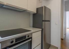 Spacious High-Ceiling 2-Bedroom by Acropolis Museum 4