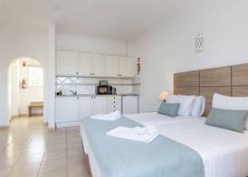 Atalaia Sol Aparthotel - tennis & heated pool in winter 4