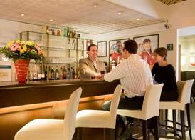 Hotel Mermoz Paris Le Bourget 3