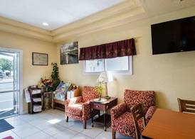Econo Lodge West Yarmouth on Cape Cod 3