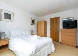 Superfast Broadband 2BD City Flat Farringdon 4