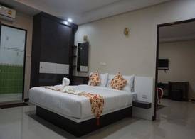 Gold Airport Suites 4