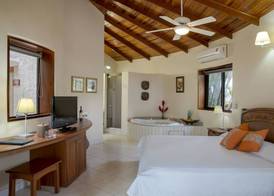 Tango Mar Beachfront Boutique Hotel & Villas 4
