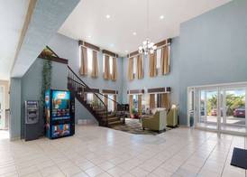 Quality Inn & Suites Terrell 3