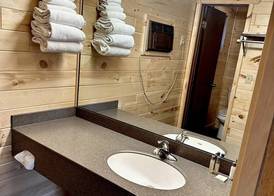 Bridgeview Motel 5