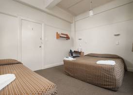Kiwi International Hotel 3