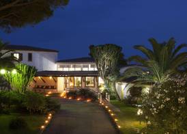 Cormoran Hotel & Residence 4