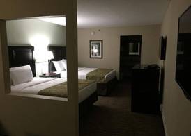 Quality Inn & Suites 2