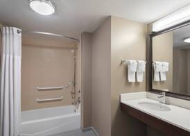 Staybridge Suites INDIANAPOLIS-AIRPORT by IHG 4