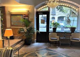 Crystal Plaza Hotel 4