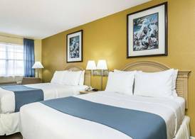 Days Inn by Wyndham Madison 5