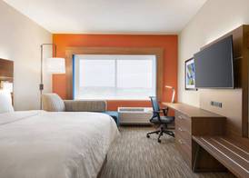 Holiday Inn Express & Suites BEAVER DAM by IHG 5