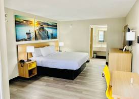 Days Inn by Wyndham Sanford 3