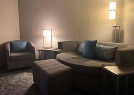 Courtyard by Marriott London 5