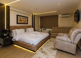 Crowne pyramids palace 2