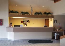 Syracuse Inn and Suites 2