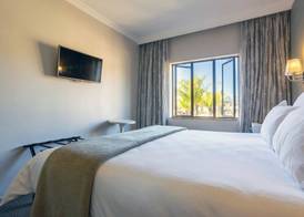 Devonvale Golf & Wine Estate 3
