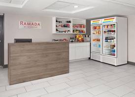 Ramada by Wyndham Milwaukee 3
