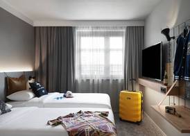 Moxy Cologne Bonn Airport 4