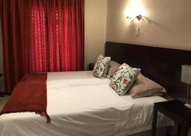 VJ's Guesthouse and Restaurant 5
