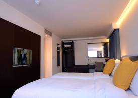 Pelican London Hotel and Residence 5