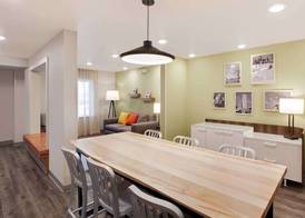 WoodSpring Suites Plano - North Dallas 3