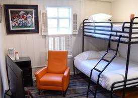 Ivory Dynasty by Collodge Downtown Tuscaloosa Boutique Hotel 4