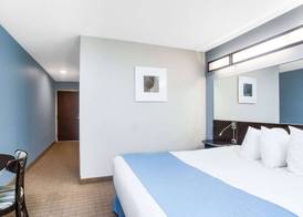 Microtel Inn & Suites Bath 5