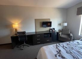 Sleep Inn & Suites Hennessey 2
