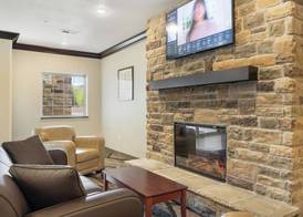 Cobblestone Hotel & Suites - Alpine 3