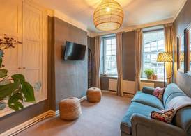 The George Inn & Plaine 5