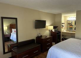 Econo Lodge Huntington - Barboursville University Area 4